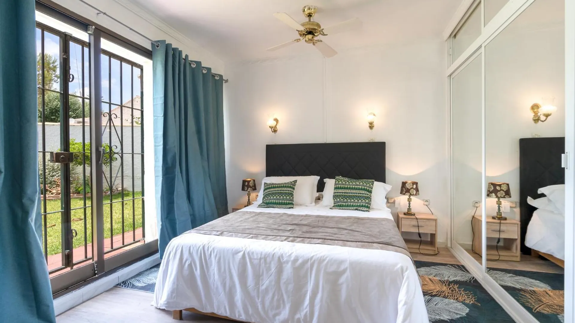 Family Villa With Garden Next To The Beach El Faro 西班牙