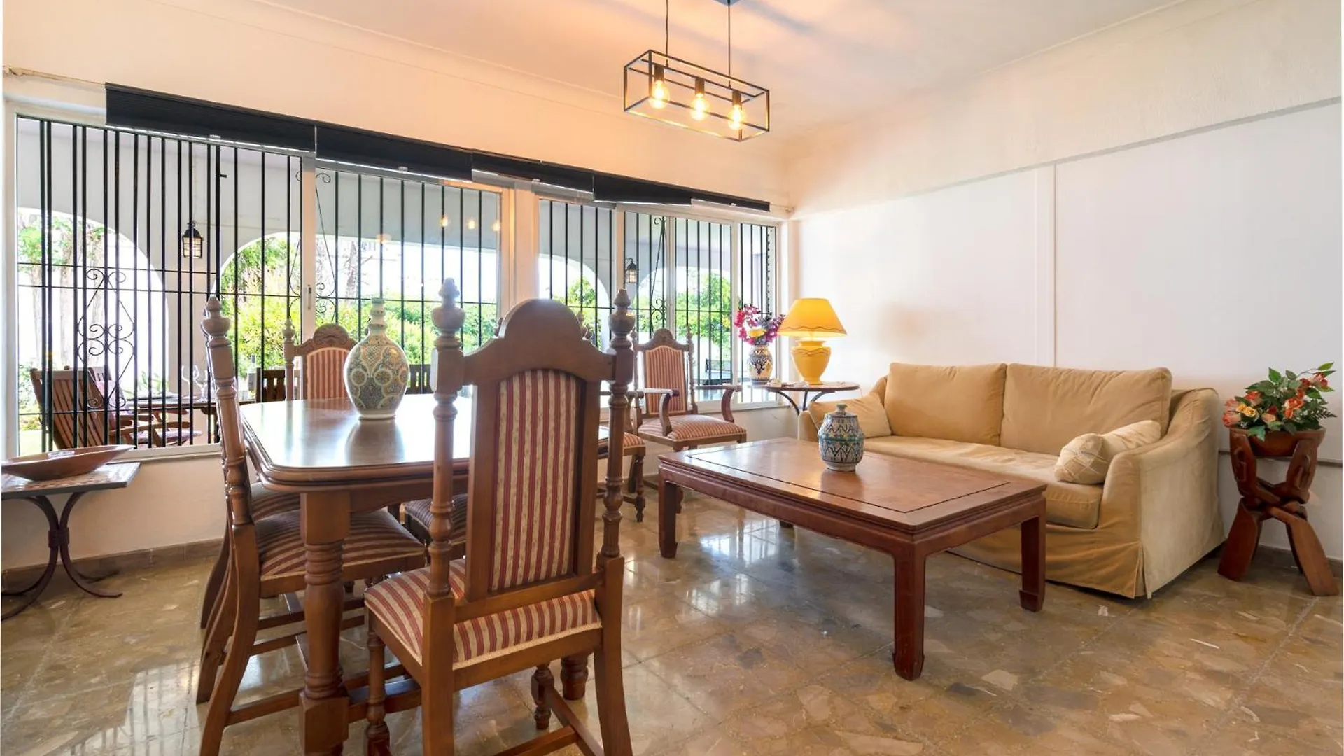 Family Villa With Garden Next To The Beach El Faro