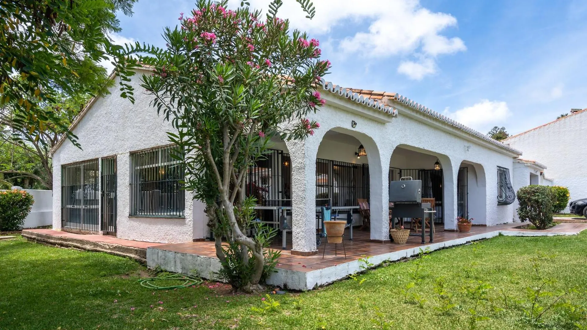 Family Villa With Garden Next To The Beach El Faro España